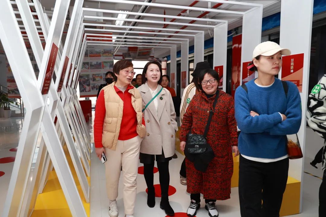 ef687525b2d2438b90bc2017f9995eb0.jpg ef687525b2d2438b90bc2017f9995eb0.jpg