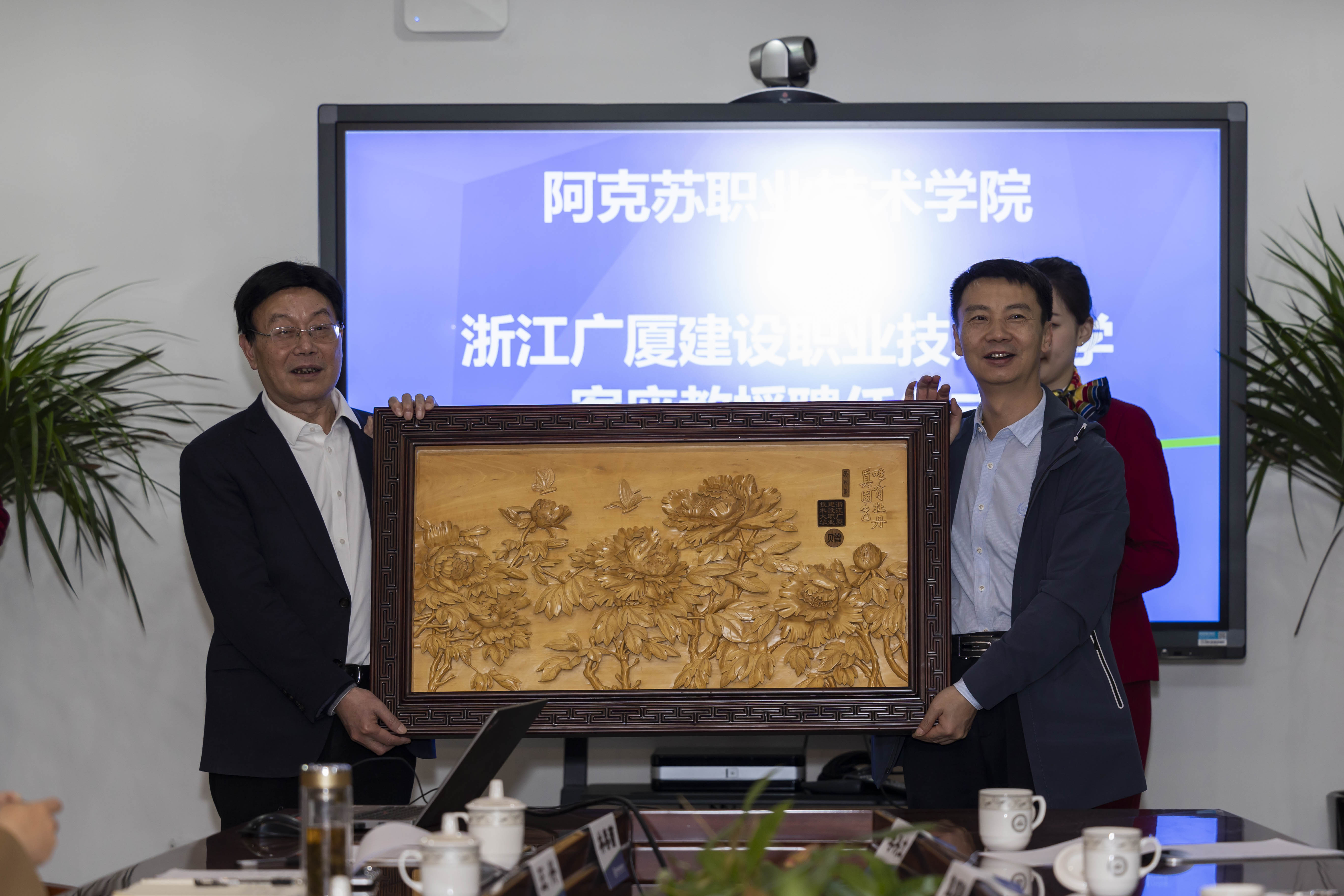 ee365fba99b94feb8c2fd70b4d84ed79.jpg ee365fba99b94feb8c2fd70b4d84ed79.jpg